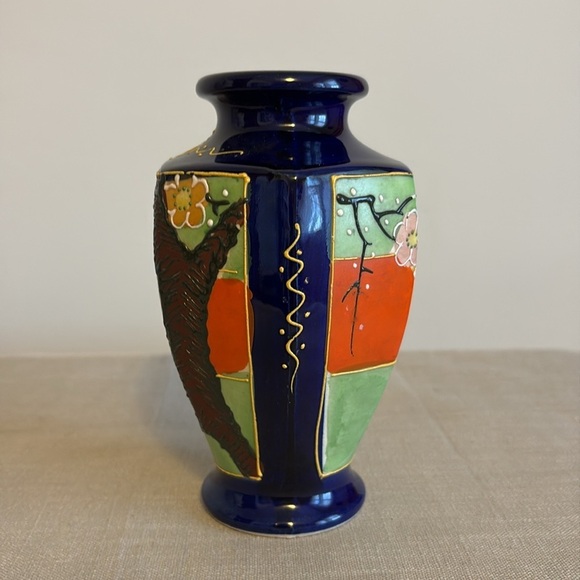 Vintage Japanese Moriage Vase Bird & Tree Motif Gold Accents Cobalt Blue - Picture 2 of 6